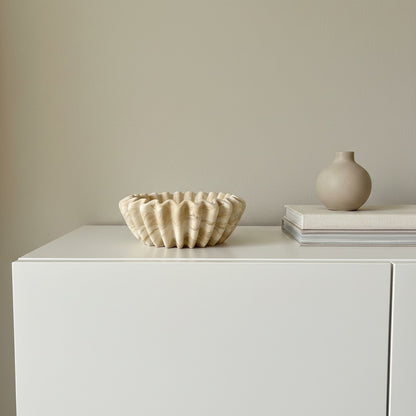 Räfflad skål - stor beige marble